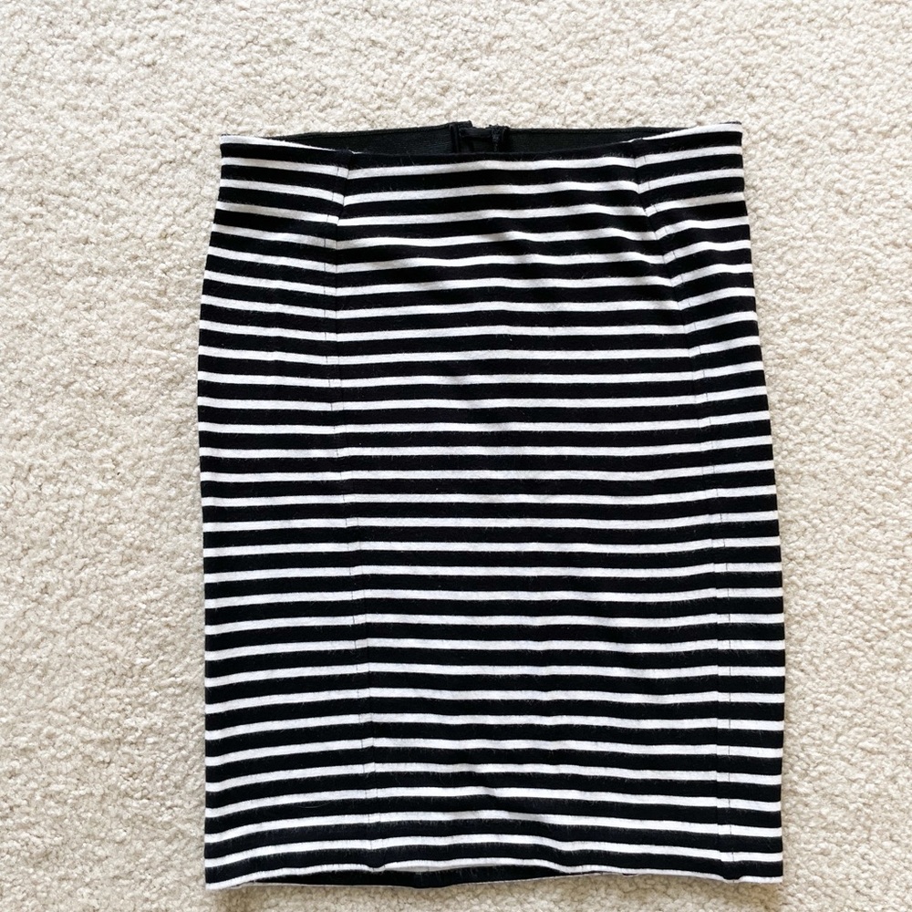 Armani Exchange Black and White Pencil Skirt Casual Knee-length